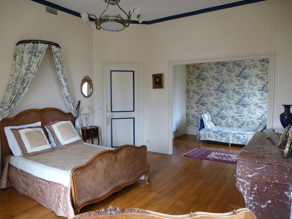Chateau De La Voute Troo Номер фото